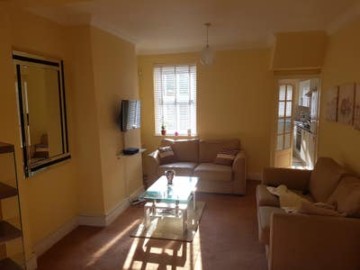&pound;1500 pcm - Double Room in Clean House Main Photo