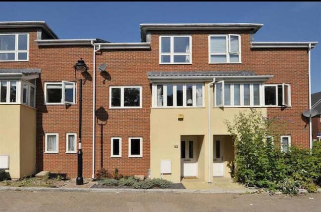 Double room near glos rd, yng professional Main Photo