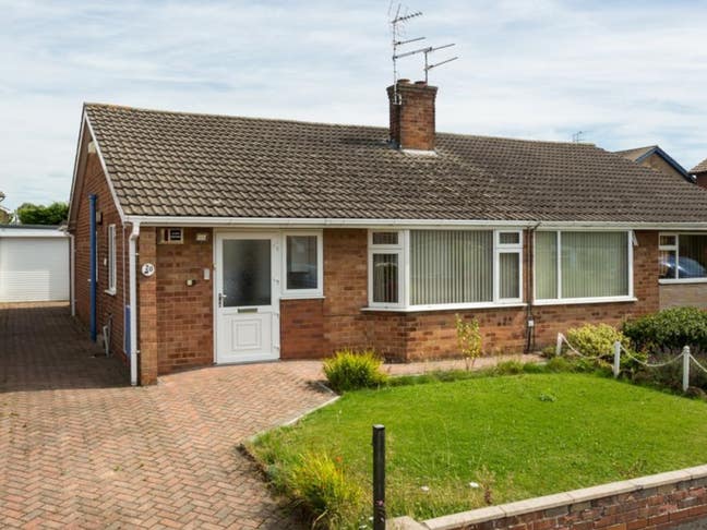 Superb semi detached bungalow. Excellent location  Main Photo