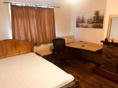 Double Ensuit Room Close to Heathrw✈️all Bills Inc Main Photo