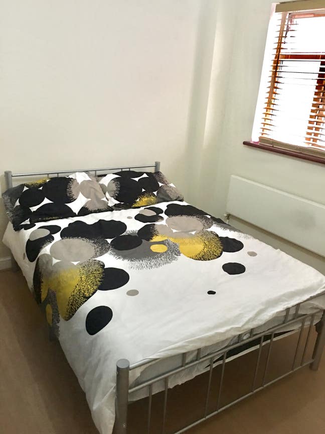Modern Double Room Close to Town Centre Main Photo
