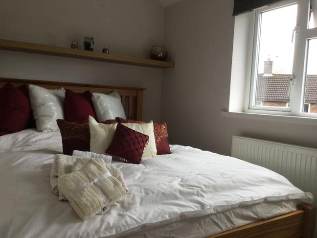 Double room in quiet Close  Main Photo