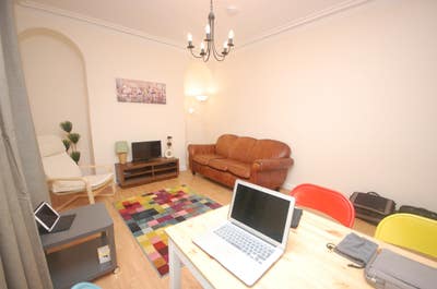Smart Furnished Room in Blewitt Street Main Photo