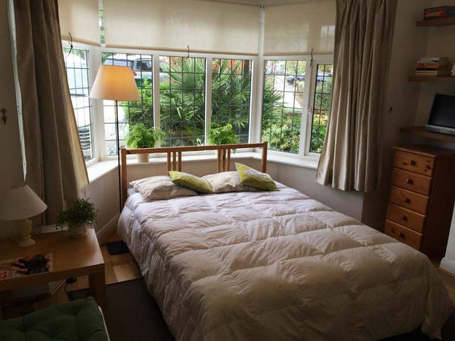 Spacious double room in Raynes Park, Morden Main Photo