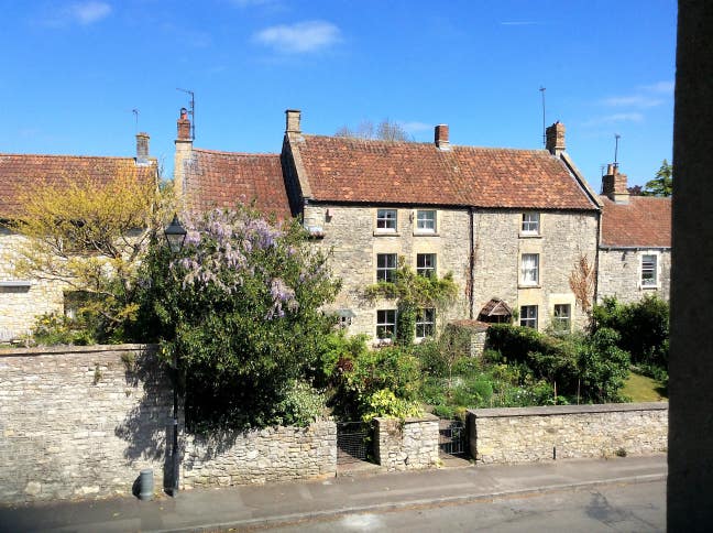 Bright room in lovely village near Bath & Bristol Main Photo