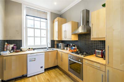 Double En suite Room 5 min. to Victoria Main Photo