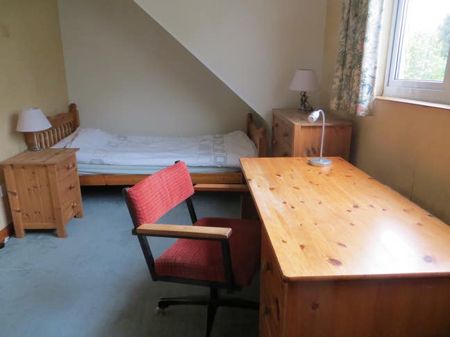 Quiet room with own bathroom Main Photo