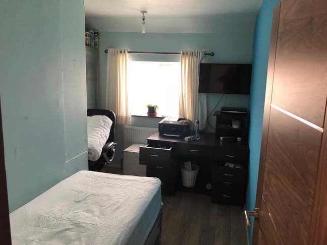 Single room for rent in cosy home in langley  Main Photo