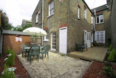 Double Room (Large) in Spacious Garden Flat Main Photo
