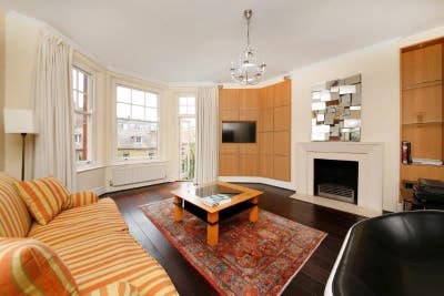 Large Quiet Double Room in Chelsea Main Photo