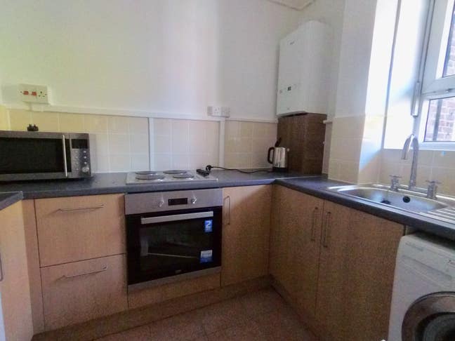 *Bright double room, 5m to Stockwell Main Photo