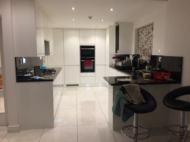 Large Double Bedroom to let Main Photo