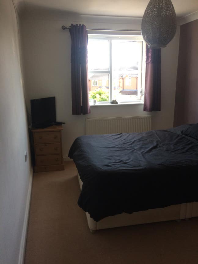 Furnished Double Room with All Bills Included Main Photo