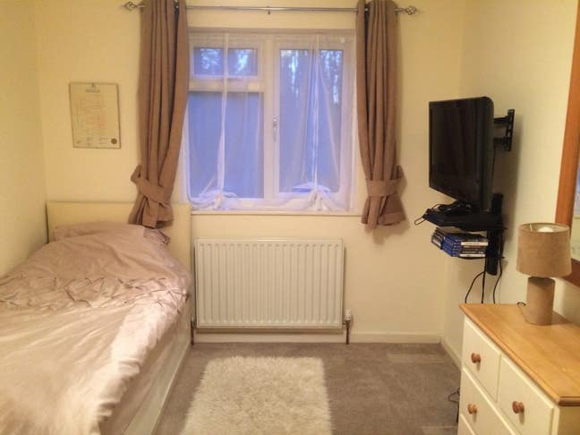 Large Single Room - Central MK  Main Photo