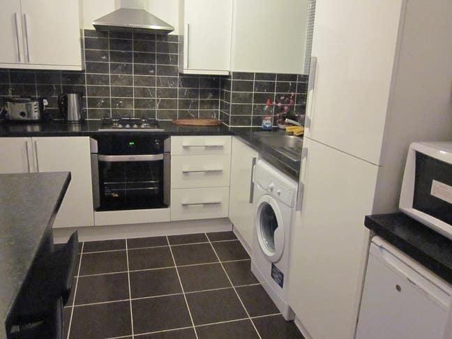 Master bedroom 3min away from Westferry DLR £900 Main Photo