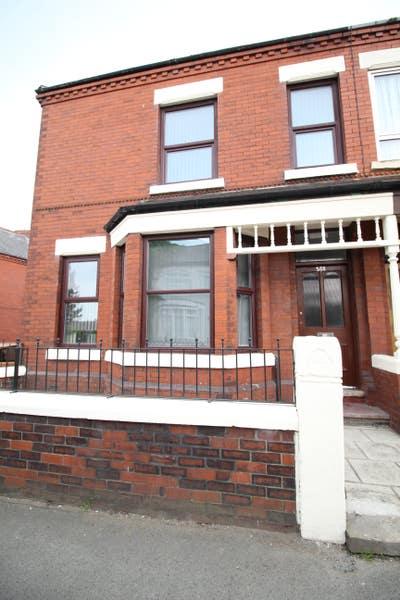 Professional House share Droylsden Main Photo