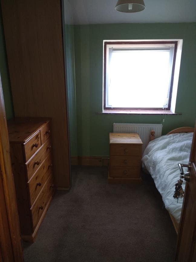 Single room to let Main Photo