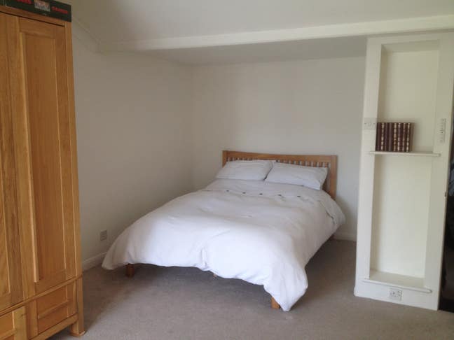 Beautiful Large Double Room in Centre of Ripley Main Photo