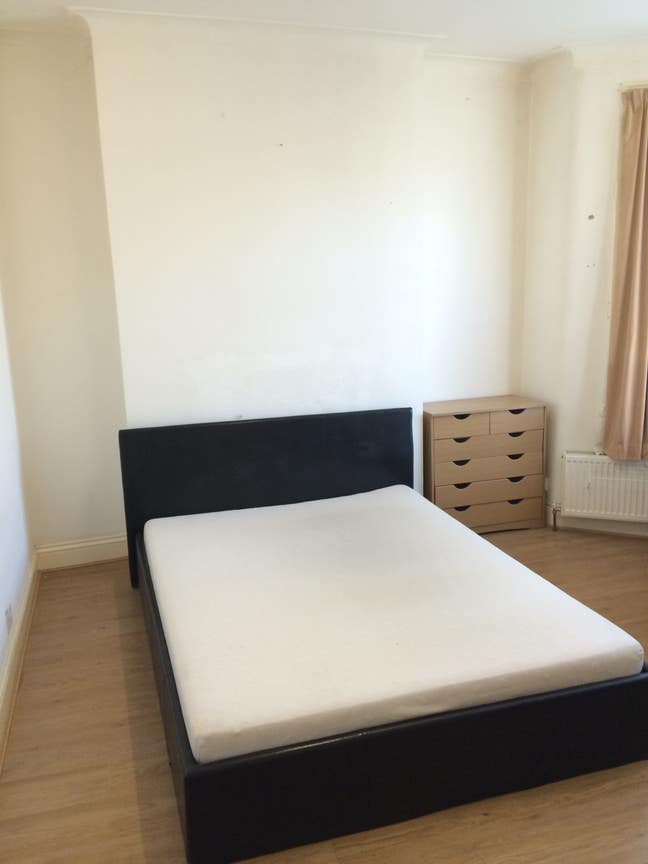Double Room Near O2 in Charlton Area  Main Photo