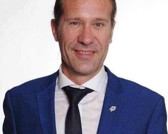 Professional Male looking for a  room  Main Photo