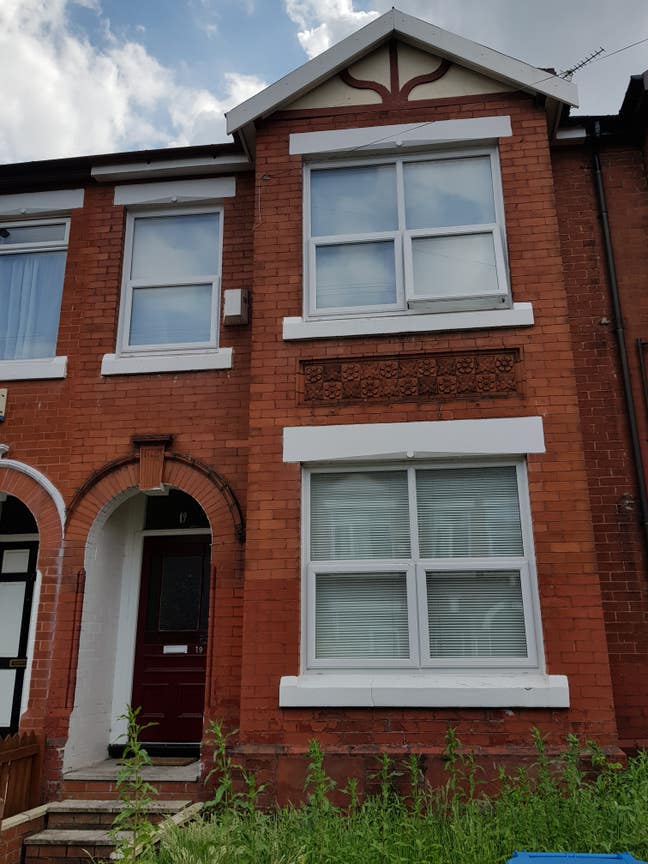 King Size Bedroom in 4 Bed House Share  M14  Main Photo