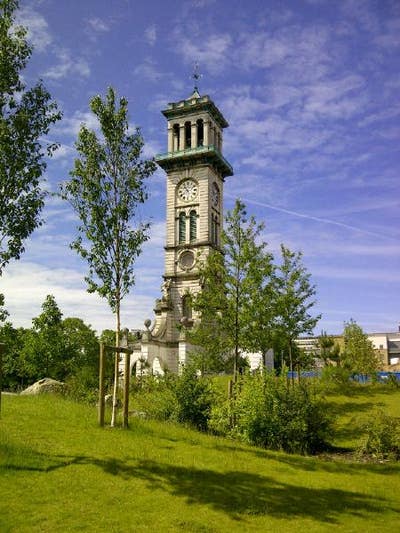 Dble in 2bed 2 bath Hse Lounge Garden Cleaner  Main Photo