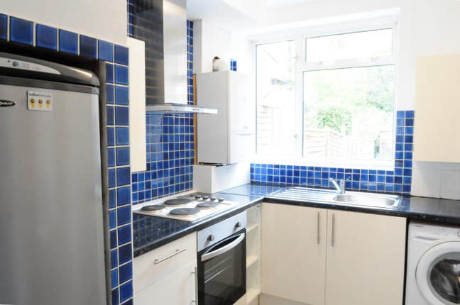 Small single room in Hanger Lane  Main Photo