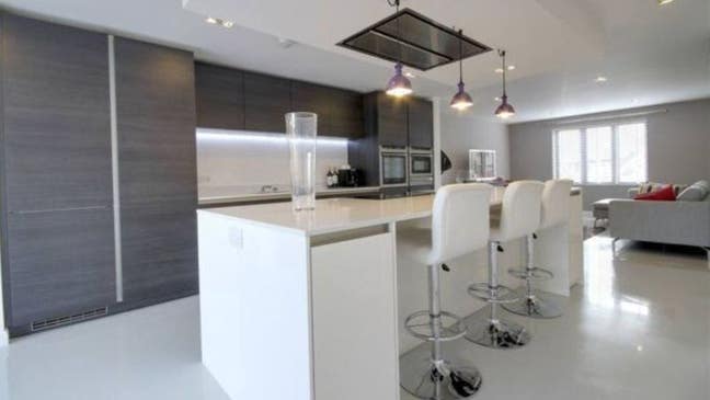 ROOM in Anlaby.  Main Photo