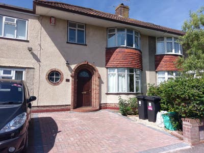 Modern Double bedroom - near Airbus, MOD, UWE    Main Photo