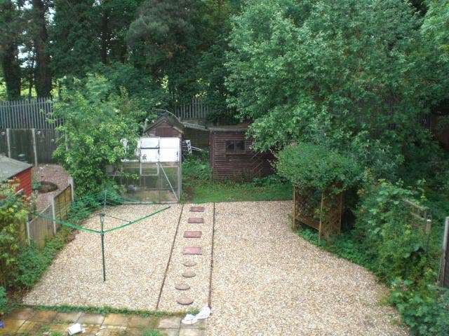 Small single room near centre of Sleaford Main Photo