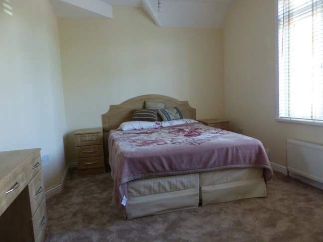 6 Bed House Share To Rent, Twickenham Main Photo