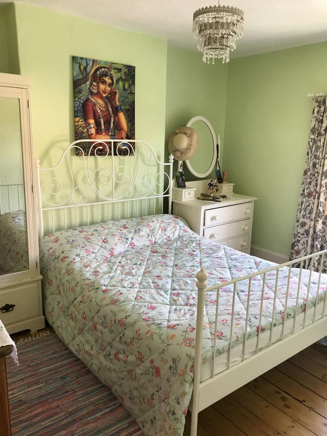 Double Room close to the High Street Main Photo
