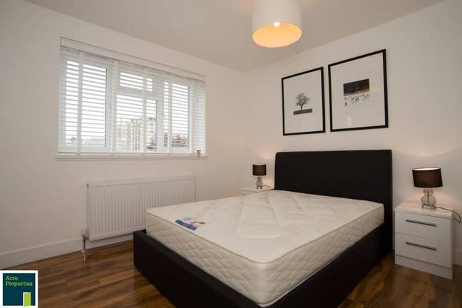 Double in split-level p/share nxt to river ALL inc Main Photo