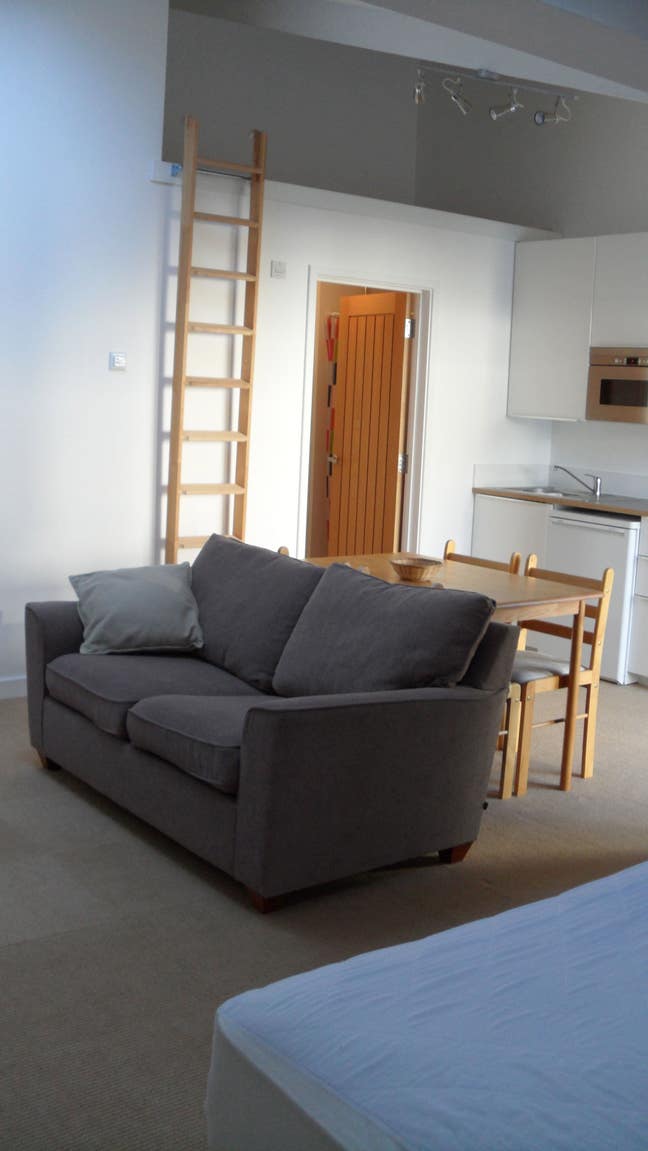 Furnished, studio barn conversion, bills included. Main Photo