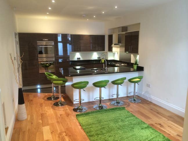 Professional House Share Utility Bills Included! Main Photo