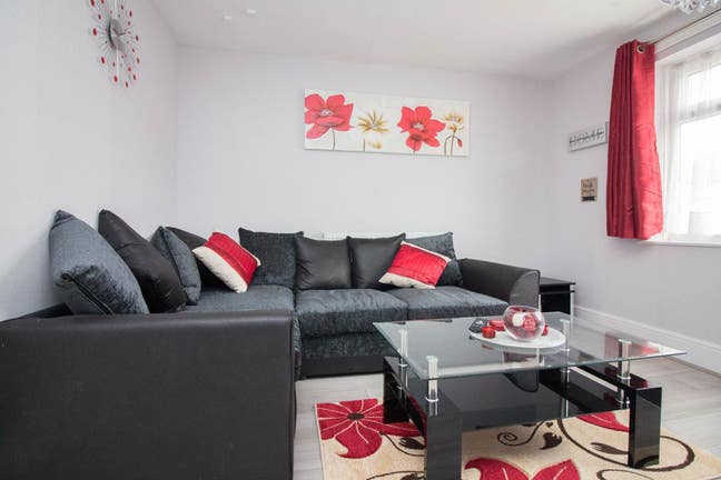 1 Bed Luxury Massionette..Fully Furnished,Top Spec Main Photo