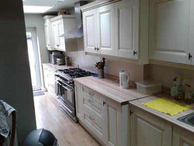 Nice room, 5 min Hanger Lane tube station Main Photo