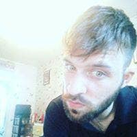 Looking for a shared room for a couple  Main Photo