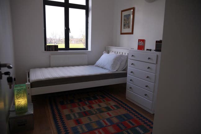 Single bed room (for female) with park views Main Photo