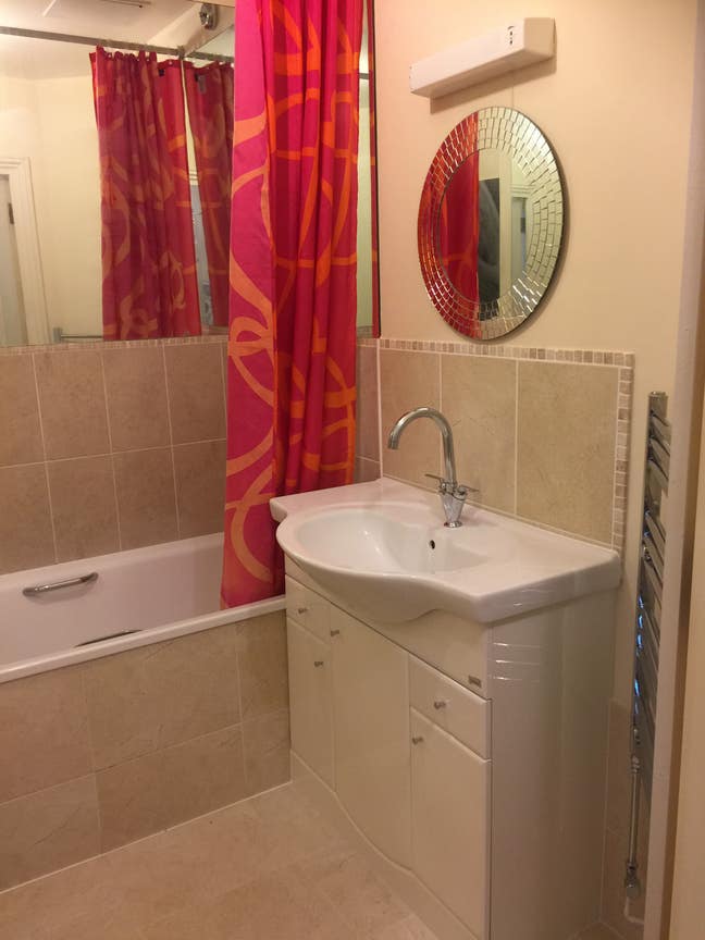 1 Double Room Canning Town + Own Large Bathroom Main Photo