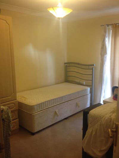   Bright SIngle room available Main Photo