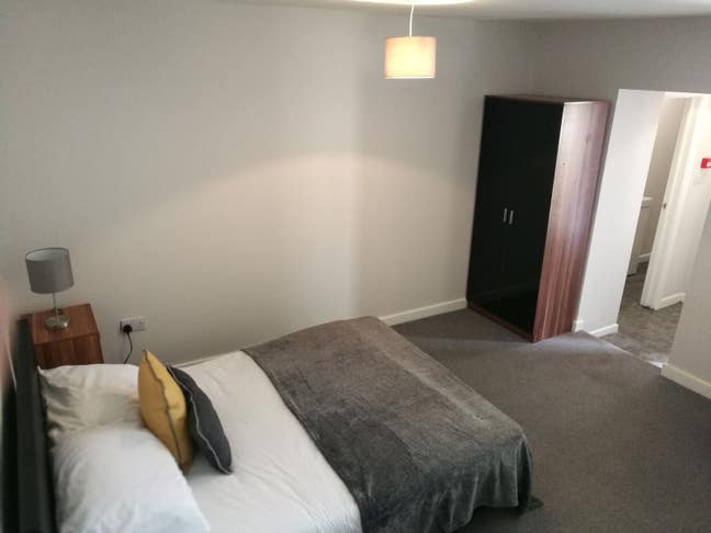 Clifton Lane -Double en-suite room available  Main Photo