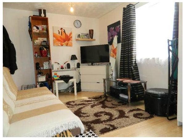  stunning modern studio with one bed room (sleepin Main Photo