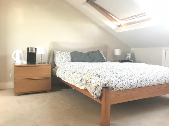 Large dble room, en-suite in family house SW11 Main Photo