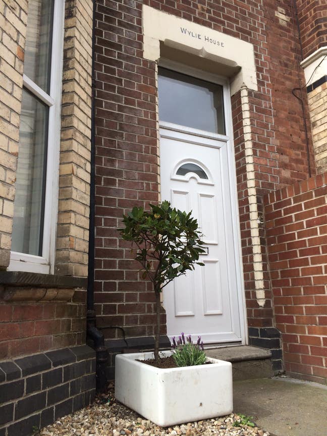 Single Room ALL INC -  &pound;155pw. Available now Main Photo