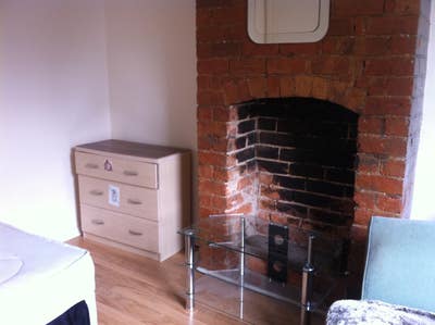Tidy room in terraced house in St Johns Main Photo