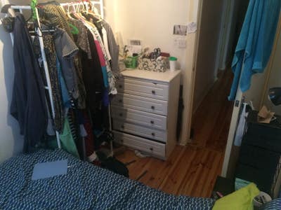 Very small double room  in cosy flat  Main Photo