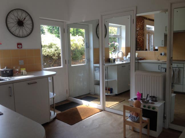 7 mins walk to station - comfy single room Main Photo