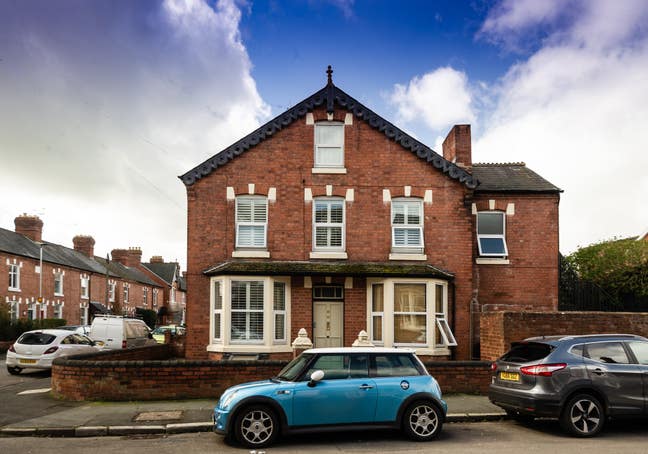 Lovely Double Room &pound;125/pw in lovely Whitecross Main Photo