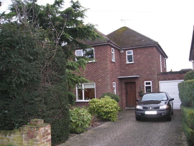 Modern Self-contained Studio Main Photo